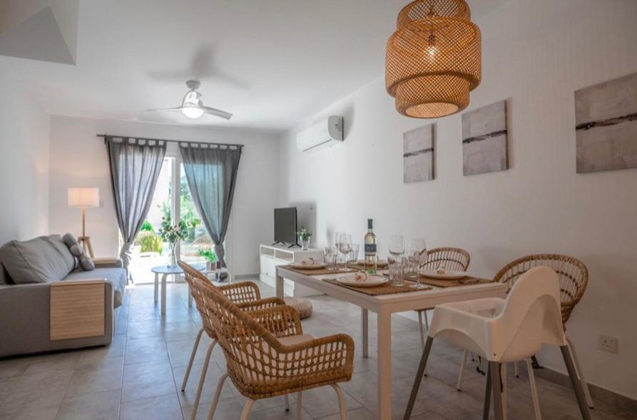 Holiday Cosy Home Pafos Dış mekan fotoğraf